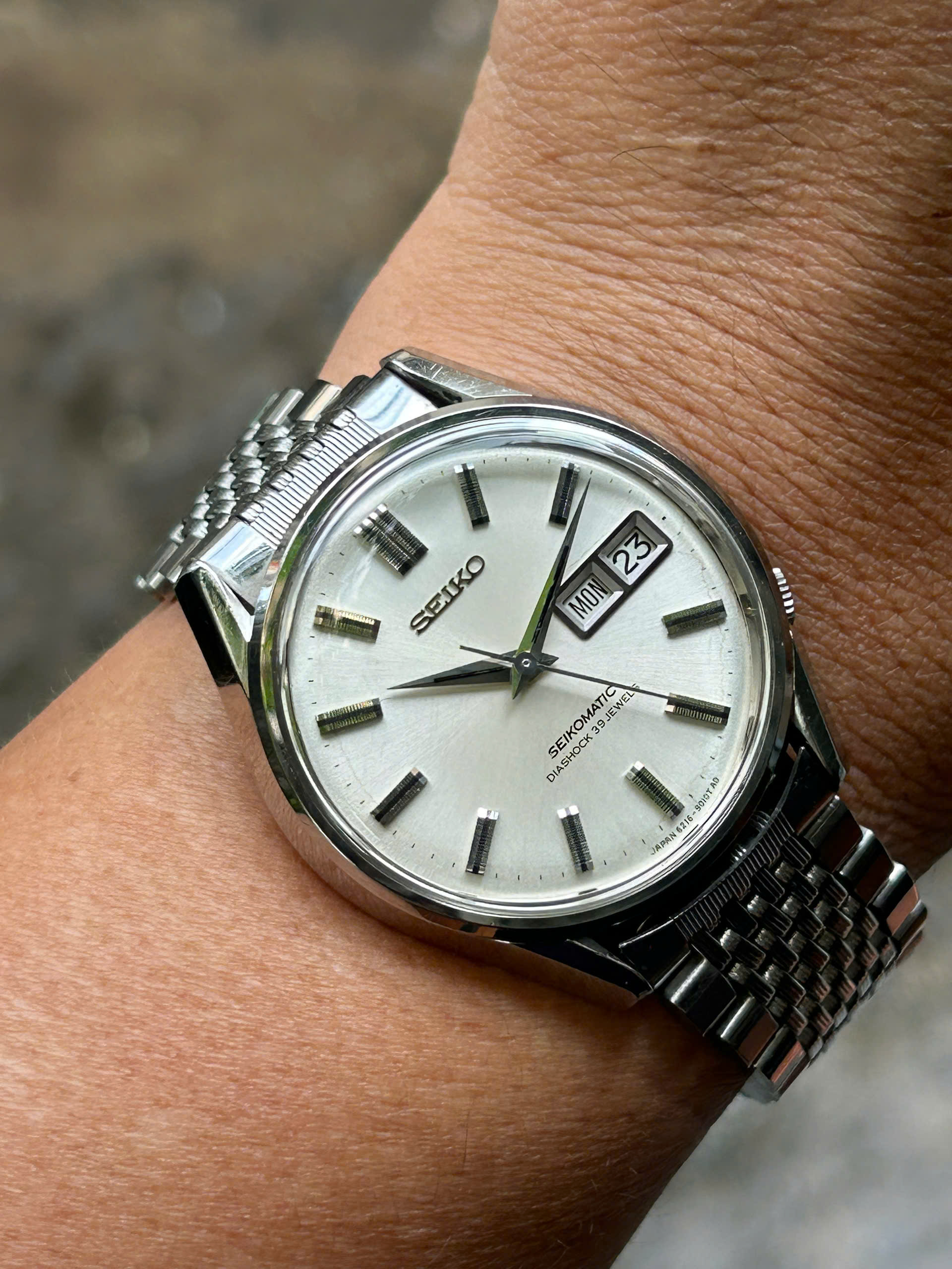 Seikomatic 39 jewels automatic watch 6216-9000 day date, case no