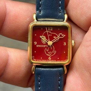 Citizen Vega Snoopy Quartz 2038-394925 Vintage watch / case no.4024010, made in Japan.