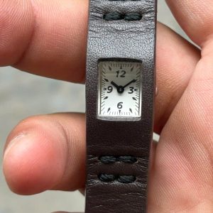 Cabane de Zucca Quartz watch V220-G43A/ case no.217464, made in Japan .