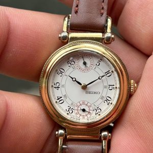 Vintage SEIKO lady QUARTZ watch 8E38-0020, case no.5D1392 , made in Japan.