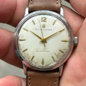 Vintage Seiko Laurel manual winding 17 Jewels J14044, made in Japan.