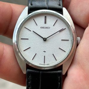Seiko Chariot hand winding watch 2220-0470, hi beat 28800, case no.500627, made in Japan.