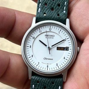 Seiko Chronos Quartz watch 8123-7220, case no.494103, made in Japan.
