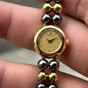 Seiko Ladies bracelet Quartz watch 1E20-0290, case no.560903, made in Japan.