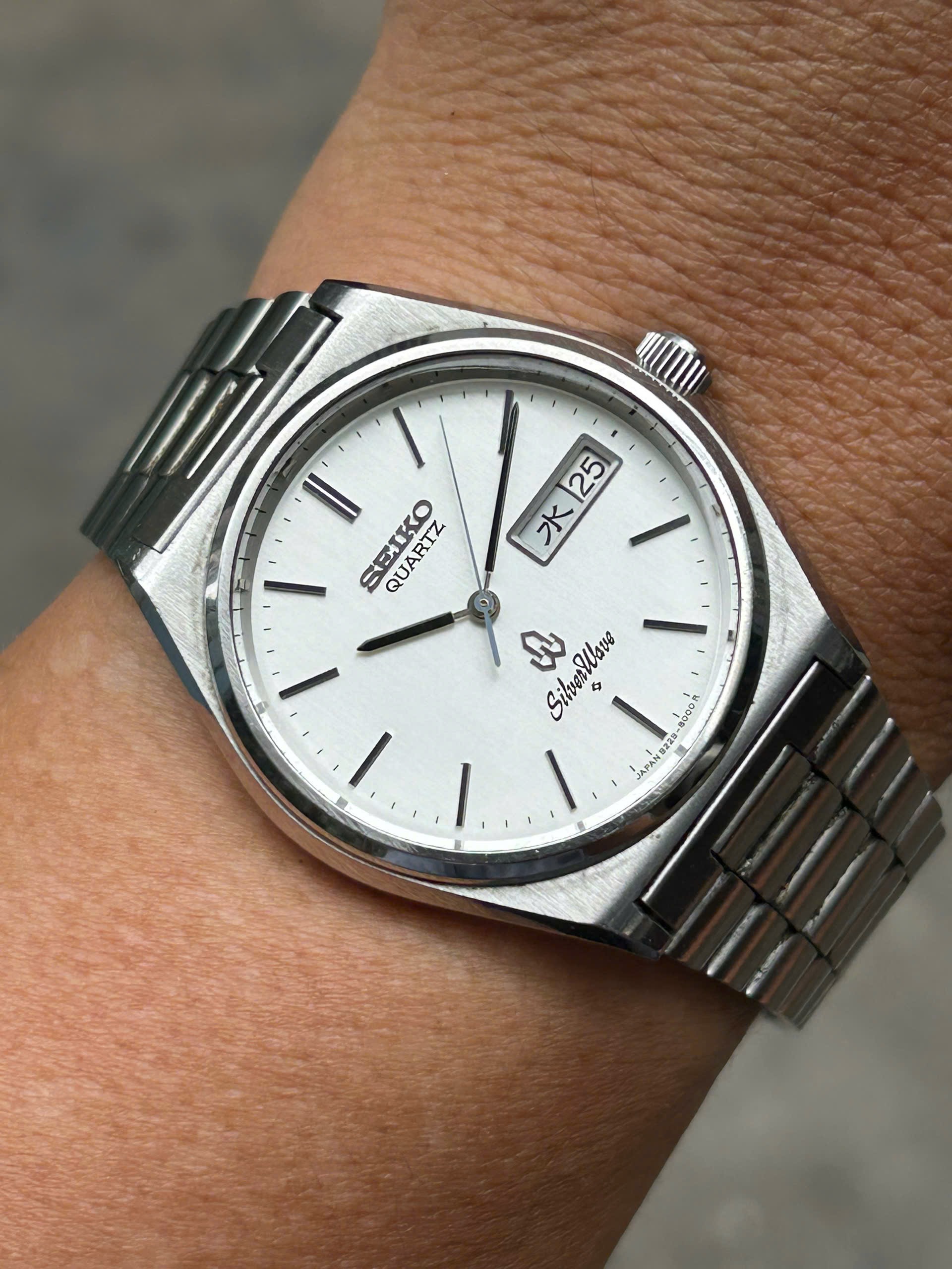 Seiko Silverwave Quartz Watch , 8229-8000 day date, case no.019397