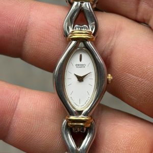 Seiko lady bracelet Quartz watch 1F20-6A60, case no.451096, made in Japan.