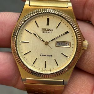 Seiko Chronos Quartz watch 7433-7010 Stainless Steel back, case no.410874, made in Japan.