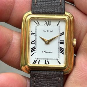 Waltham Maxim manual winding 17 jewels watch, case no.P510211, Swiss made .