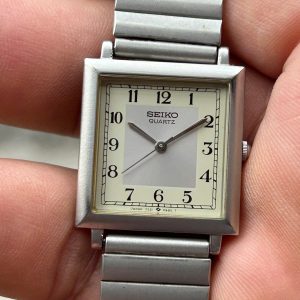 Seiko quartz watch 7321-5540, case no.402502, made in Japan.