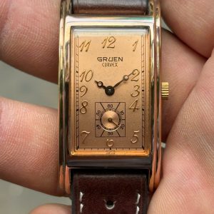 Gruen Curvex quartz watch GR1219, case no.321-980.163, Swiss made .