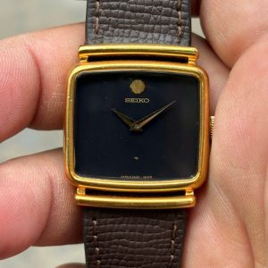 Seiko Chariot manual winding 2220-5000 / case no.750246, hi beat 28800, made in Japan.