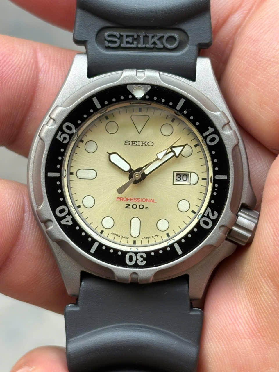 Seiko Diver Quartz Professional 200m 2A22-0310, case no.620516