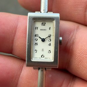 Seiko Ladies Quartz watch 1E20-3B90/ case no.681776, made in Japan.