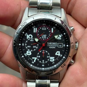 Seiko quartz watches 7T92-0DX0, case no.1D0014, made in Japan.