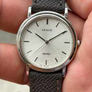 Seiko Dolce Quartz Watch 5E31-6D30, case no.470256, made in Japan.