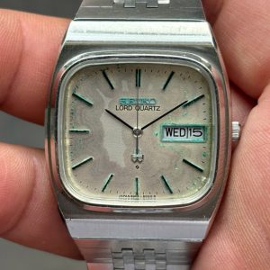 Seiko Lord Quartz Watch 8243-5000, case no.960018, made in Japan.