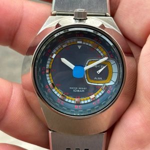 Seiko Alba AKA Quartz Watch V707-0A10, case no.732467, made in Japan.
