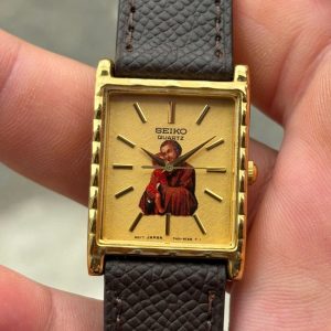 Vintage Seiko Tank Mens Quartz Watch 7N01-5039 base metal St.Steel back, case no.830943, made in Japan.