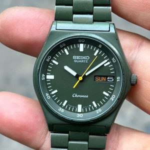 Seiko Chronos Quartz watch 8123-614A, case no.420366, made in Japan.