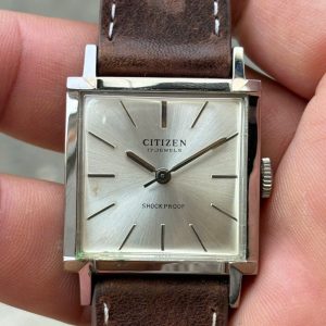 Vintage Citizen Shock proof manual winding 17 Jewels 1551, case no.8081051 , made in Japan.