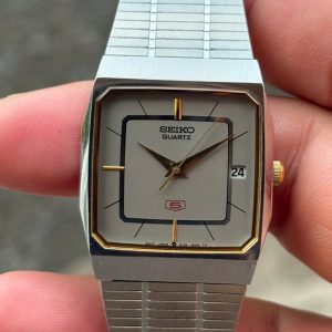 Seiko 5 Quartz watch 5Y32-5410, case no.881518, made in Japan.