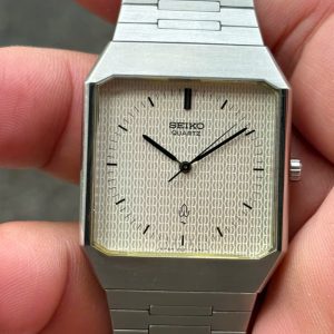 Vintage Seiko 2621-5040 Men’s Watch Quartz Used Authentic from Japan, case no.8N0589 , made in Japan .