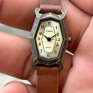 Kamuri lady Quartz Watch KM-0008, case no.7D0119, made in Japan.