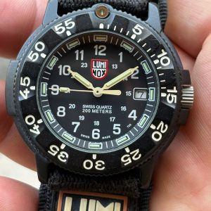 Lumi-Nox quartz watch serial 3000/3900 V3, Swiss made .
