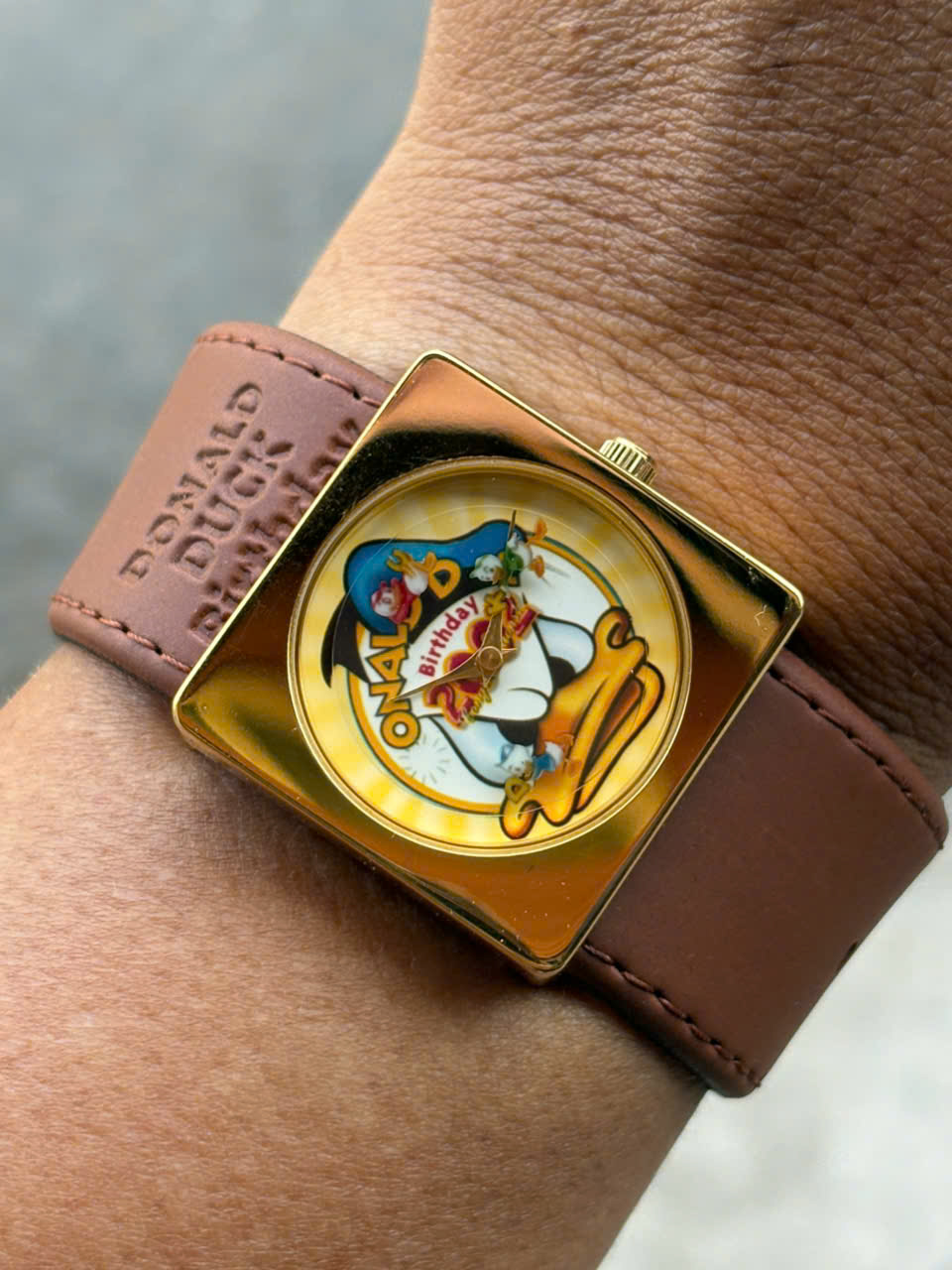 2002's Birthday Disney Store – Donald Quartz Watch stainless steel