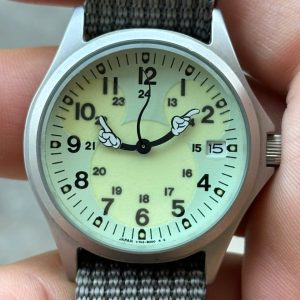 Seiko Alba Tokyo Mickey Disneyland Quartz V742-8000 full lume dial Vintage Men’s Watch, made in Japan.