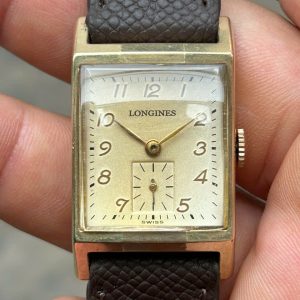 Vintage Longines tank manual winding watch 17 jewels, Swiss made.