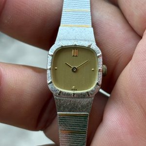 Menard Illuneige lady Quartz Watch, case no.3N2001, made in Japan.