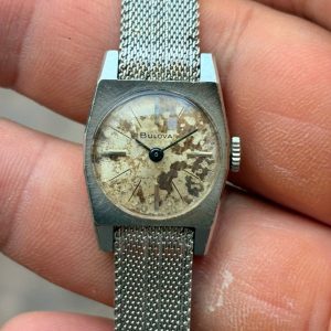 Bulova Lady manual winding watch STAINLESS STEEL, case no.2-161346 , Swiss made.