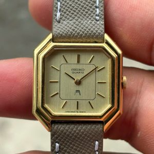 Seiko lady Quartz watch 8620-5200 SGP ST.Steel back, case no.390326 , made in Japan.