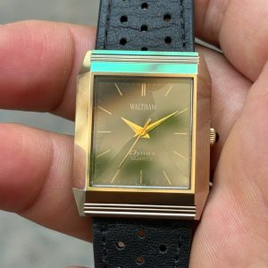 Waltham Dynax Quartz 2103192 / case no.T0D0521, Swiss made .