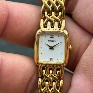 Seiko lady Quartz watch Y150-5P10, case no.071268, made in Japan.