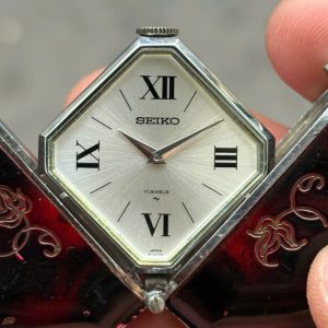 Vintage Seiko Pocket 21-7510 URUSHI painting case Kimono corset watch, case no.104560, made in Japan .