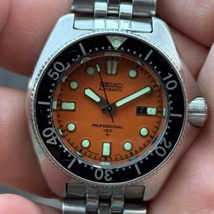 Vintage Seiko Diver Professional automatic watch 2205-0760, case no.910568, made in Japan.