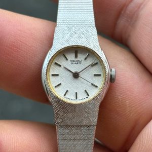 Seiko lady Quartz watch 2C21-0160 base metal St.Steel back, case no.541937 , made in Japan.
