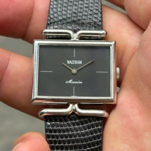 Waltham Maxim manual winding 17 jewels watch, case no.620058, Swiss made .