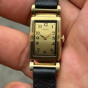 Seiko lady Quartz watch 2E20-5510, case no.5N1363 , base metal ST.Steel Back, made in Japan.