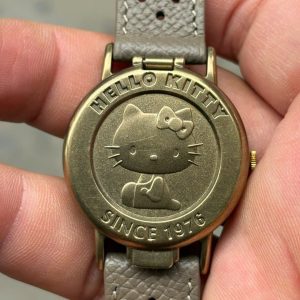 Hello Kitty Quartz Vintage watch 6A31- A03057 Sanrio Co.,Ltd , made in Japan.