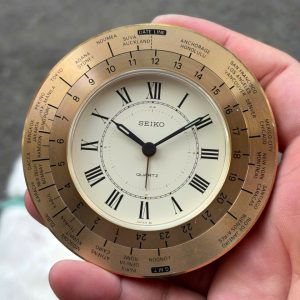 Vintage Seiko world time travel alarm clock quartz , made in Japan.